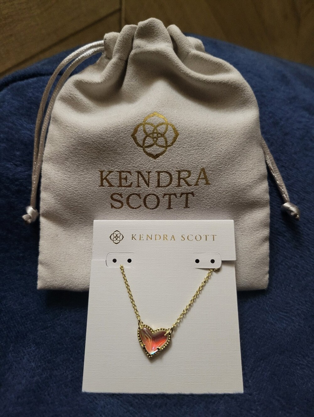 Kendra Scott Ari Heart Gold Pendant Necklace In Dichroic Glass